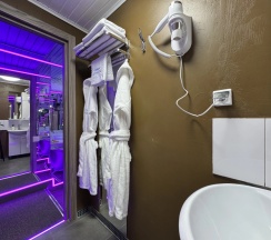 Двухместный номер Стандарт №8 двуспальная кровать в Gipnoz