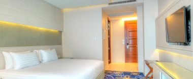 Номер Standard в One One Bangkok Hotel