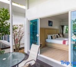 Двухместный полулюкс двуспальная кровать в Sangthong Resort