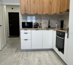 Апартаменты с кухней и спальней в Sibgat Apartments