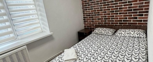 Улучшенный двухместный номер с двуспальной кроватью/4 2 этаж, 3,4,5,6,7,8,11/3 этаж в Vgosti