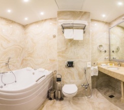 Люкс в 7 Avenue Hotel&SPA