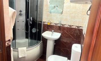 Бизнес + (две -1-спальные кровати) в Бенефит