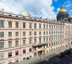 Супериор с двуспальной кроватью и диваном 4 этаж в Renartiss Isaakiy St. Petersburg hotel