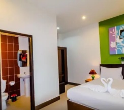 Двухместный номер Superior двуспальная кровать в Baan Yuyen Karon Guesthouse