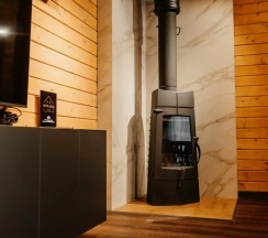 Четырёхместный коттедж Deluxe в Винни-Вилла