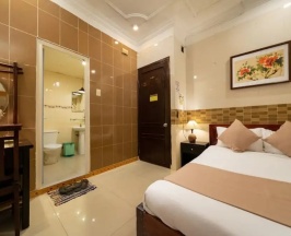 Двухместный номер Superior двуспальная кровать в Tribee Kinh Hostel & Bar