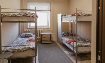 Кровать в 4-местном общем мужском номере в Hostel Inn