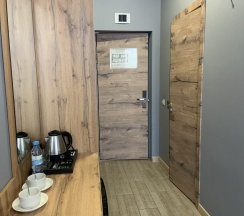 Номер эконом с 1 двуспальной кроватью в Кристалл