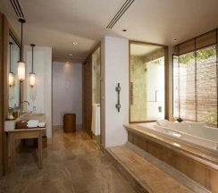 Двухместный полулюкс с бассейном with ocean view двуспальная кровать в Trisara Villas & Residences Phuket