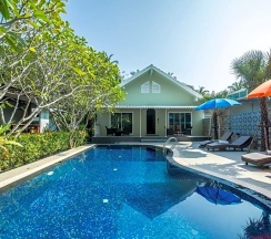 Номер Deluxe с красивым видом из окна в Kata Tranquil Villa