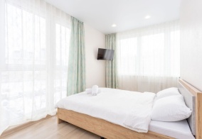 Апартаменты Квартира на сутки Маяк Минск Метро 5 мин Wi-Fi Кондиционер Кухня объединена с жилой зоной Отдельная спальня Отчётные документы в Минске