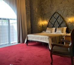 Комната в замке с одной кроватью и ванной в Валерия