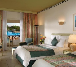 Двухместный номер Standard с видом на бассейн 2 отдельные кровати в Naama Bay Promenade Beach Resort by Accor
