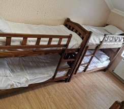 Кровать в общем номере в Rose House