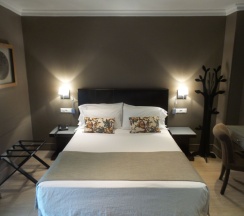 Двухместный номер Terrace Tetuan Street двуспальная кровать в Hotel Moderno