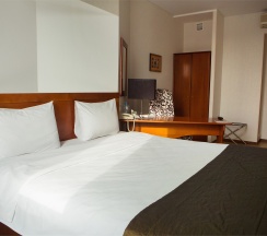 Стандарт с большой кроватью king size в Бенефит Плаза