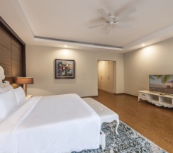 Вилла с 4 комнатами с видом на бассейн в Vinpearl Resort & Spa Nha Trang Bay