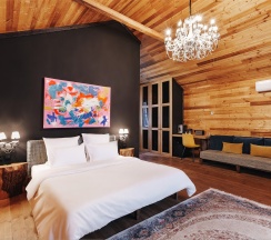 Коттедж класса люкс в Поле