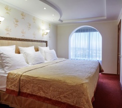 Номер люкс семейный в Azimut Отель Ставрополь