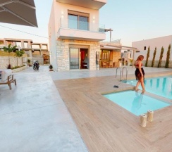 Вилла с 2 комнатами в 3 Muses Luxury Villas