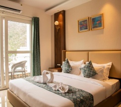 Номер Premium с видом на горы в Hotel Dream Inn