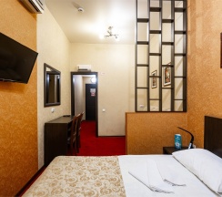 2 Одноместный номер(полу люкс),с двухспальной кроватью. в Аппартамент