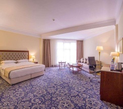 Двухместный номер Superior двуспальная кровать в Ramada by Wyndham Almaty