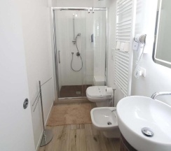 Двухместный номер Economy двуспальная кровать в 2b Home - Bari Centro