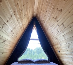 A-frame house в Природа