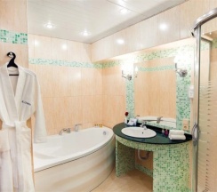 Двухместный люкс Business двуспальная кровать в Казжол