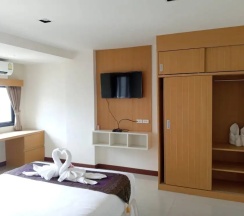 Трёхместный люкс в Sakura Boutique Hotel