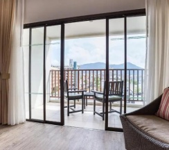 Двухместный номер Superior с видом на город (двуспальная кровать) в Deevana Plaza Phuket