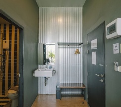 Люкс с видом на горы в The Arbern Hostel x Bistro