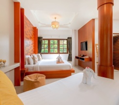 Люкс Deluxe с балконом в Club Bamboo Boutique Patong Beach Resort
