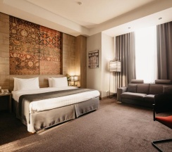 Двухместный номер Улучшенный двуспальная кровать в Republica Hotel Yerevan