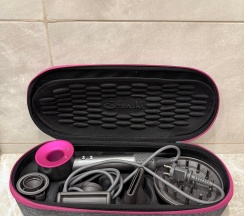 Семейный номер с двуспальной кроватью и 2 односпальными кроватями с кухней в BoxHouse