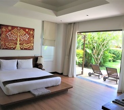 Двухместный люкс Deluxe с частичным видом двуспальная кровать в Laguna Villas Boutique Hotel