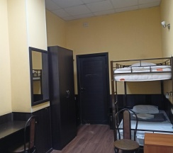 Номер эконом семейный с двуспальной и двухъярусной кроватями (общие удобства) в ТарЛеон