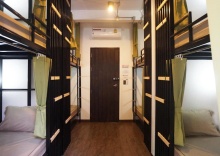 Кровать в общем номере в Feel Good Bangkok Hostel