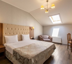 Номер первой категории "Без балкона мансарда" в Mari