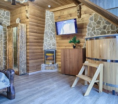 Двухместный люкс с балконом и с видом на море двуспальная кровать в Exclusive Hotel&Apartments