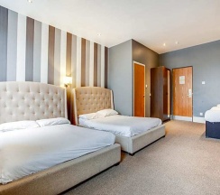 Четырёхместный номер Standard в Somerset Hotel Baker Street London