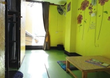 Кровать в общем номере с 6 комнатами в Chiang Mai Panda Hostel