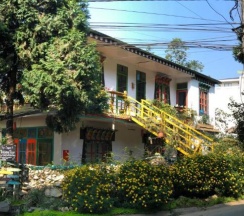 Кровать в общем номере в Saigonese Trekking House - Hostel