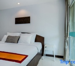 Номер Deluxe с красивым видом из окна в Kata Tranquil Villa