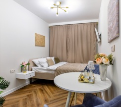 Светлый двухместный номер с удобствами в центре Санкт-Петербурга в Адриан