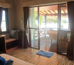 Двухместное бунгало рядом с пляжем двуспальная кровать в Kaibae Beach Resort