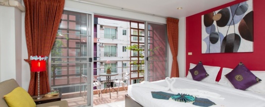 Кровать в общем номере в Cool Sea House