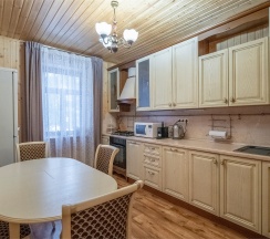 Двухкомнатный Дом 2 с кухней и гостиной в Басовское